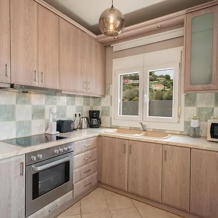 Popi's ヴィラ スヴォロナータ