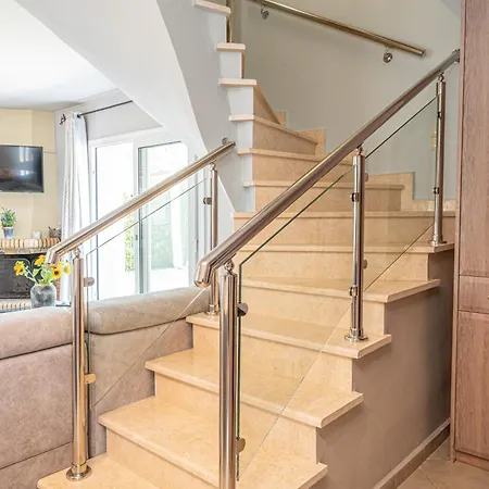 ヴィラ Popi's スヴォロナータ