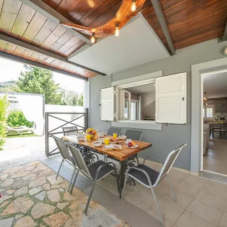 Popi's Villa